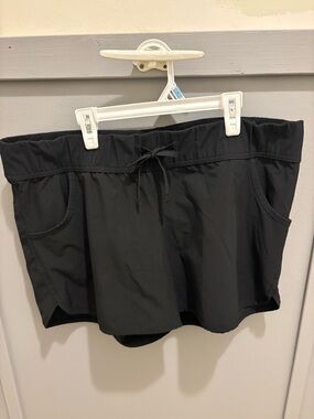 Magellan Outdoors Black Fish Gear Shorts